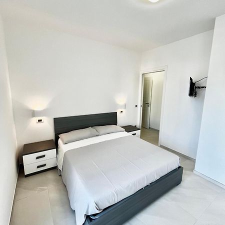 Sun Beach Apartment - New 圣贝内代托-德尔特龙托 外观 照片